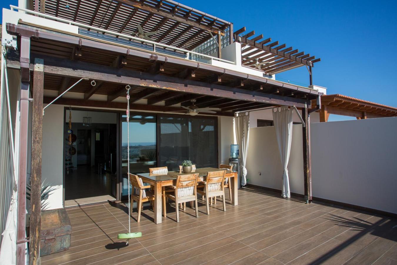 Penthouse Duplex Overlooking The Mediterranean Larnaca Exterior photo