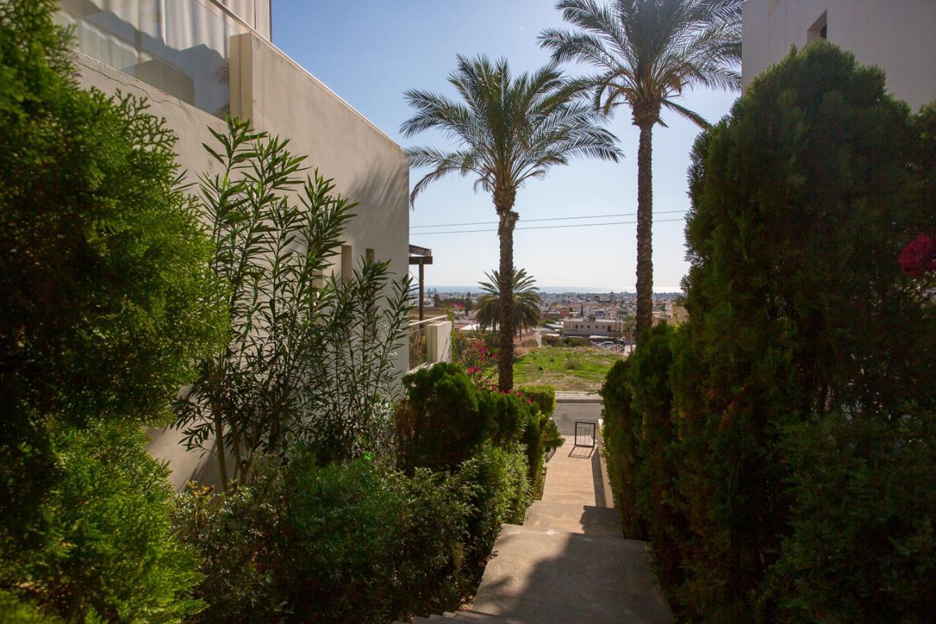 Penthouse Duplex Overlooking The Mediterranean Larnaca Exterior photo